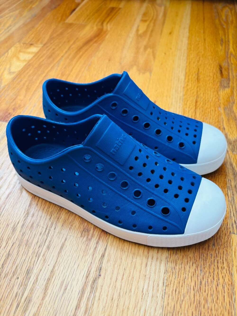 NATIVE Jefferson shoes in excellent condition - Size J2